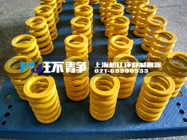 五洲華夏齊安樂(lè)，八方盛世鬧新春
