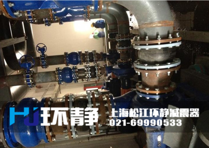 DN200<a href=http://www.ipexwireless.com target=_blank class=infotextkey>橡膠軟接頭</a>安裝實圖